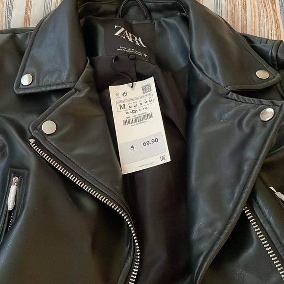 Adorable Zara "leather" set - Picture 2 of 5